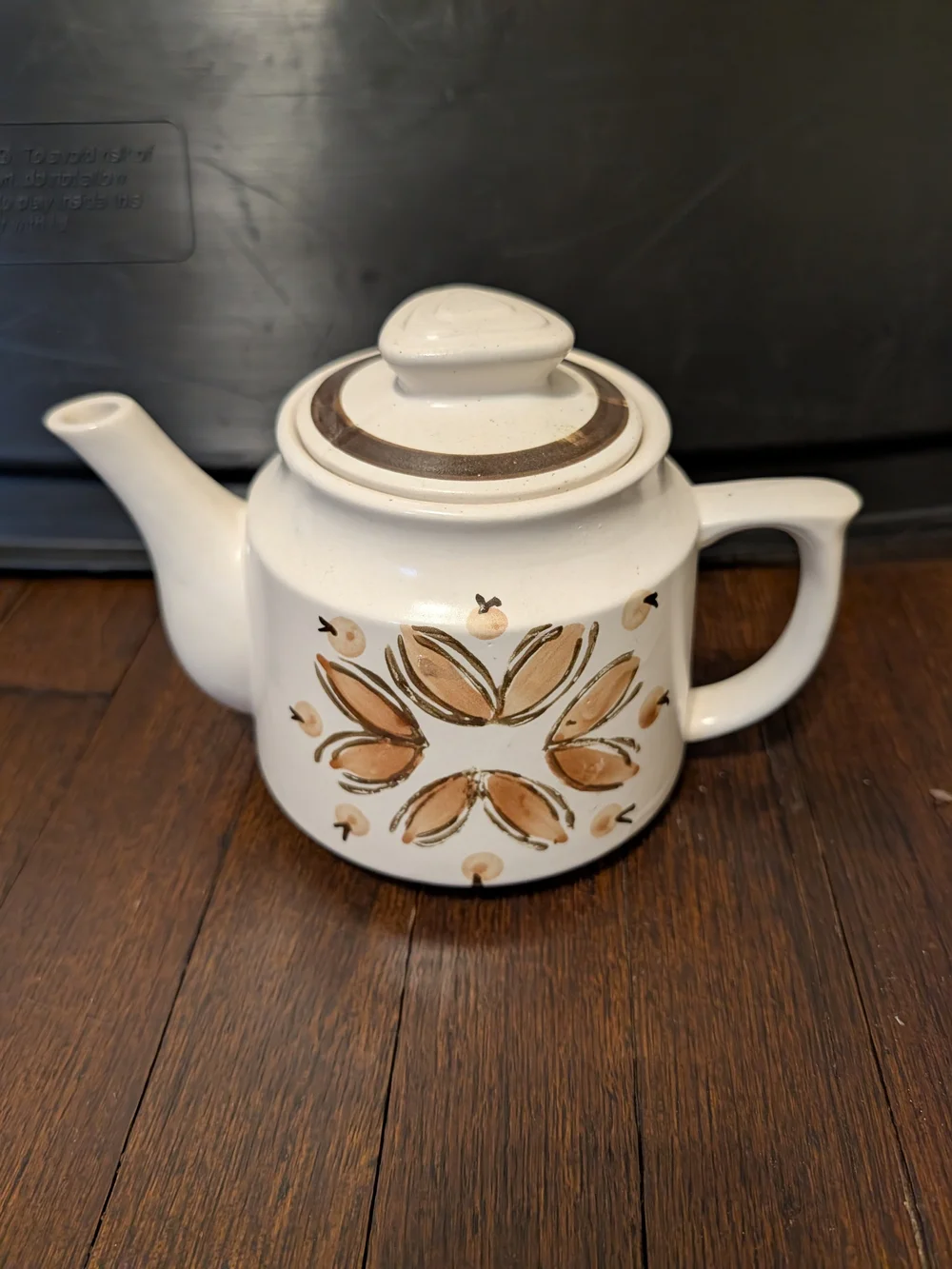 Ceramic Floral Teapot in Cream and Brown - Classic Kitchen Teapot